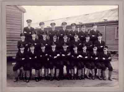 T33 Class, Ivor Briggs, middle row far right at HMSCollingwood..